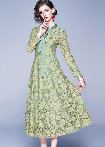 Vestido Evangélico Midi de Renda Gola V e Laço