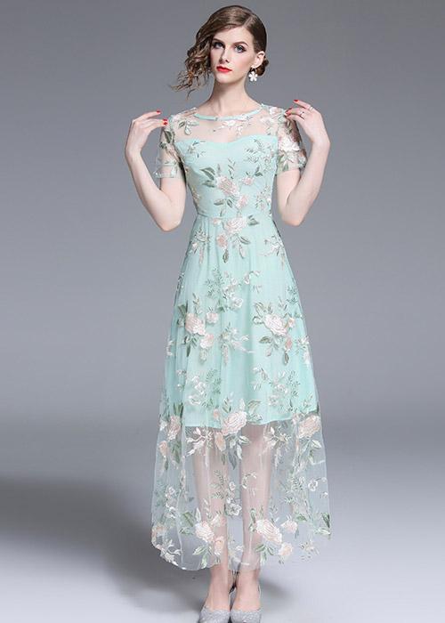 Vestido de Festa Midi Tule com Bordado