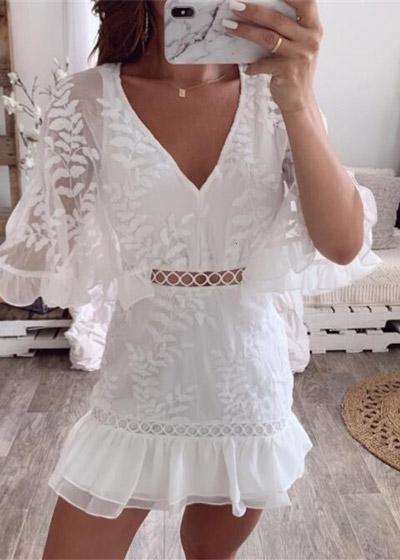 Vestido Festa Branco Curto Manga Flare com Babado